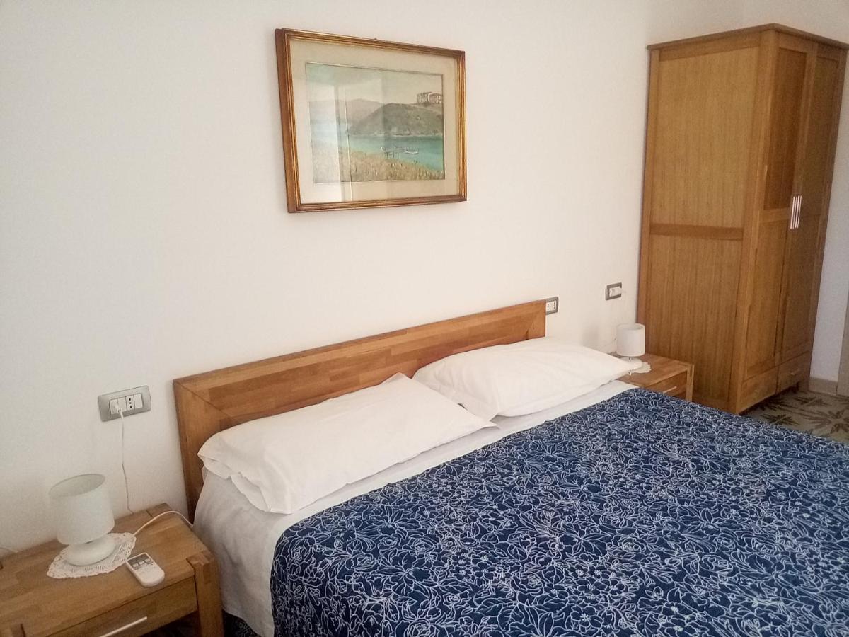 I Tre Scalini Bed & Breakfast Stintino Exterior photo